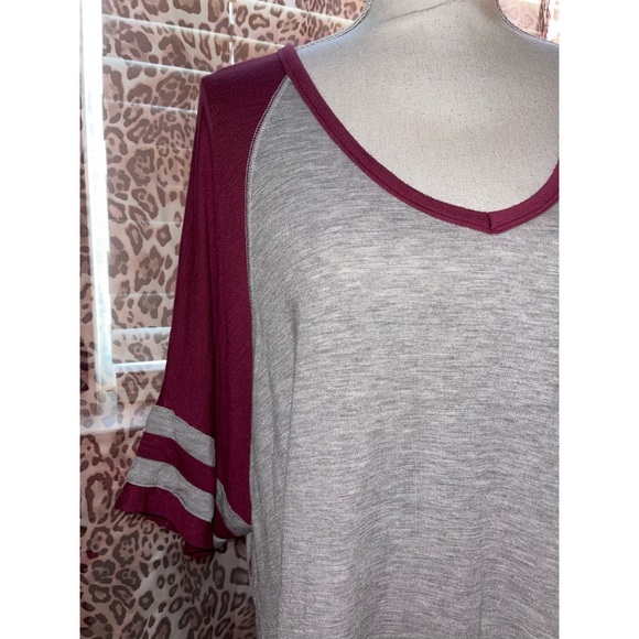 Women’s Burgundy Maurices Quarter Sleeve Shirt 💖 - Picture 3 of 17